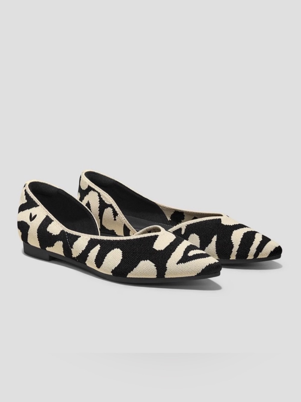 Vivaia D’orsay Pointed Toe Flats